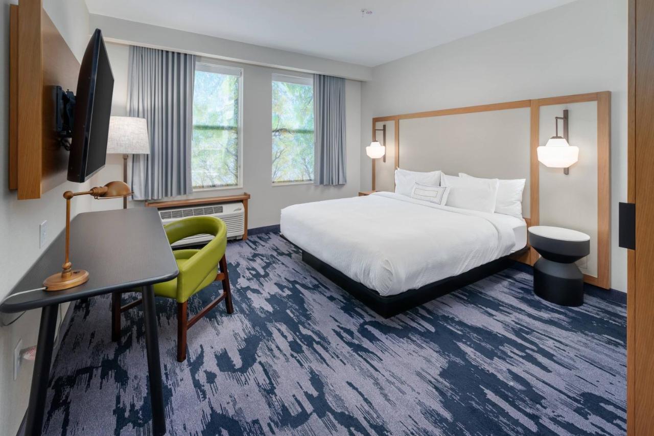 Fairfield Inn & Suites Morganton Historic Downtown Екстериор снимка
