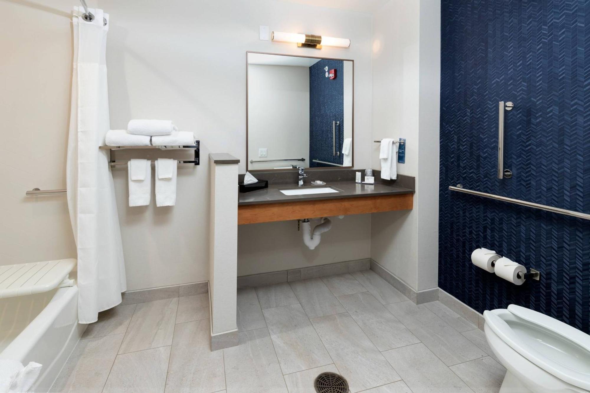 Fairfield Inn & Suites Morganton Historic Downtown Екстериор снимка