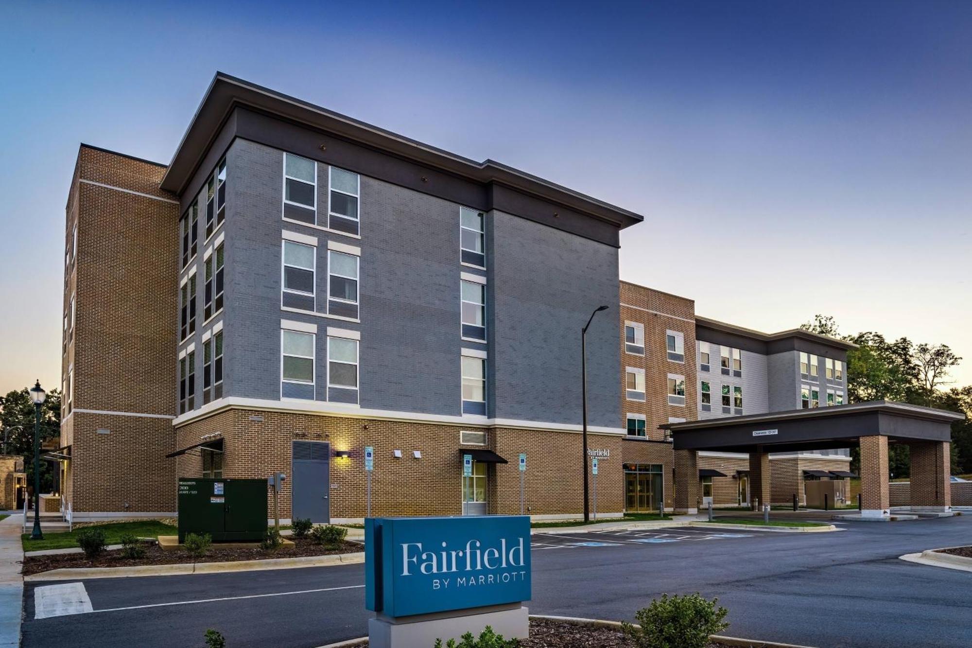 Fairfield Inn & Suites Morganton Historic Downtown Екстериор снимка